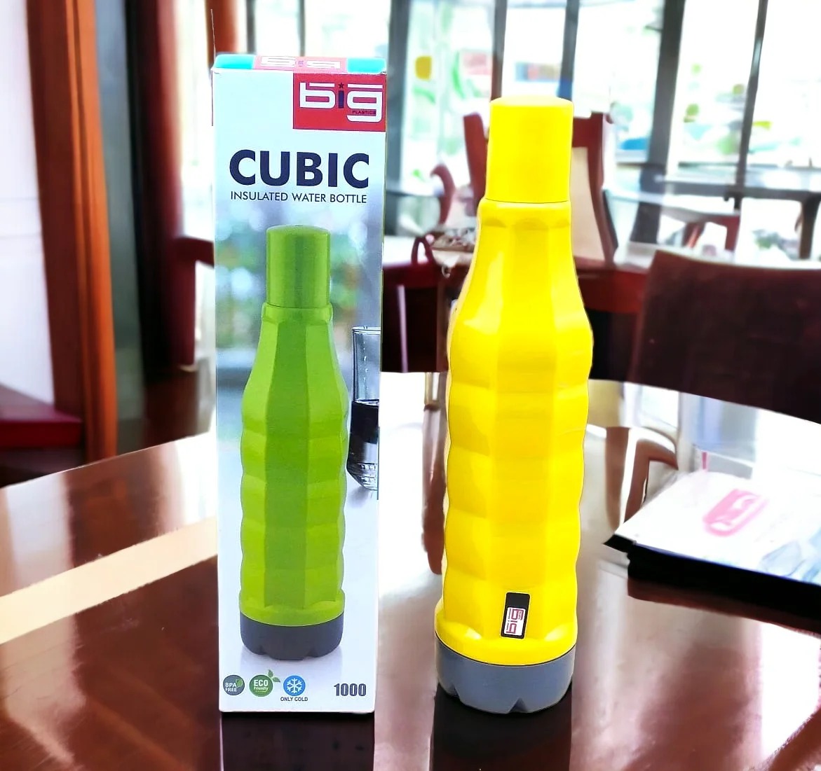 Big Cubic 1000 Plastic Insulated Water Bottle